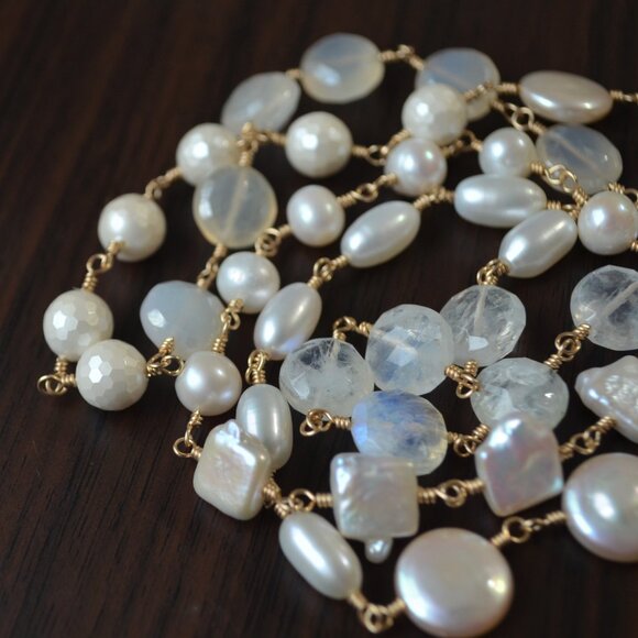 Long White Gemstone and Pearl Necklace in Gold - Picture 8 of 10